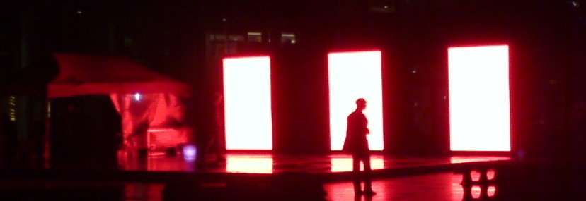 Led display showing red